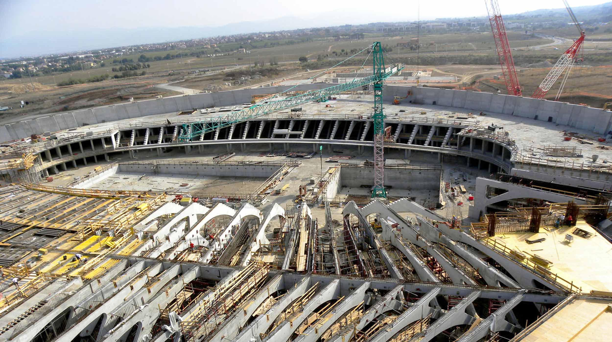 Projetado pelo arquiteto Santiago Calatrava, o “Città dello Sport” inclui campos de futebol, o novo “Palácio do Esporte”, o estádio de natação e o reitor da Universidade de Tor Vergata.