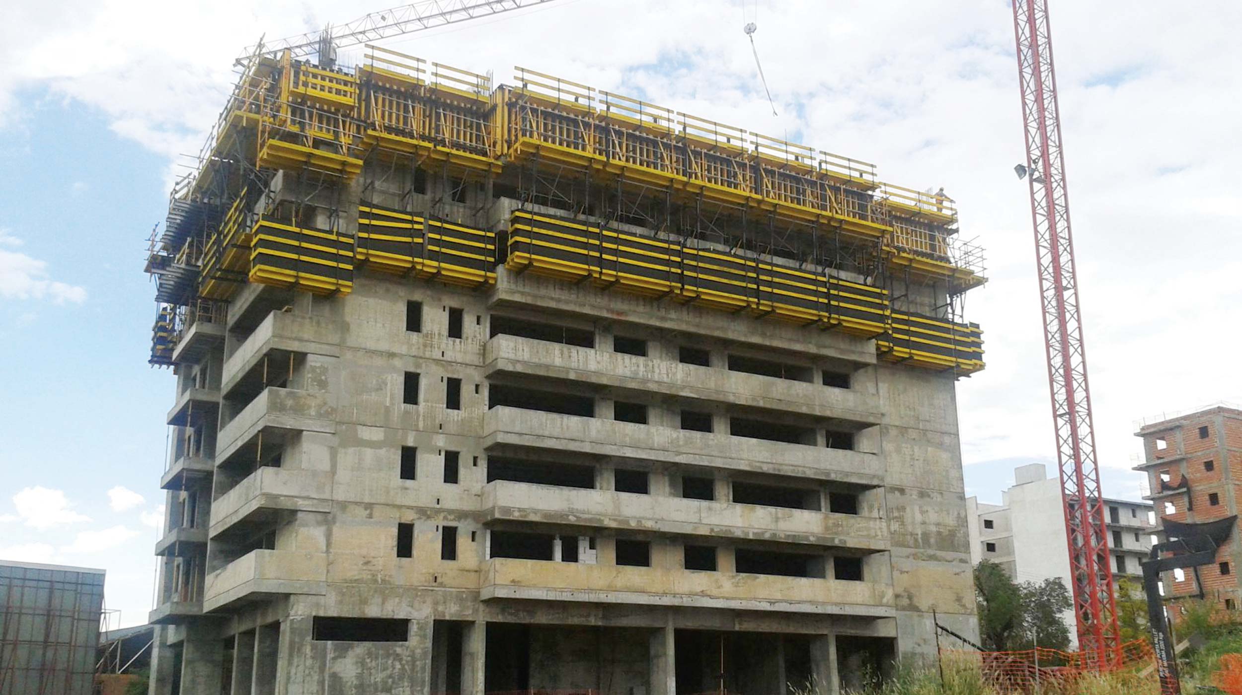 Com serviços e comodidades de primeiro nível, situa-se nas margens do rio Suquía, zona de grande desenvolvimento próximo ao centro de Córdoba.