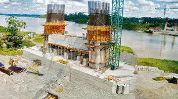 Ponte sobre o rio Napo, Orellana, Equador