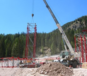 Ponte sobre o rio Rudavoi, Belluno, Itália