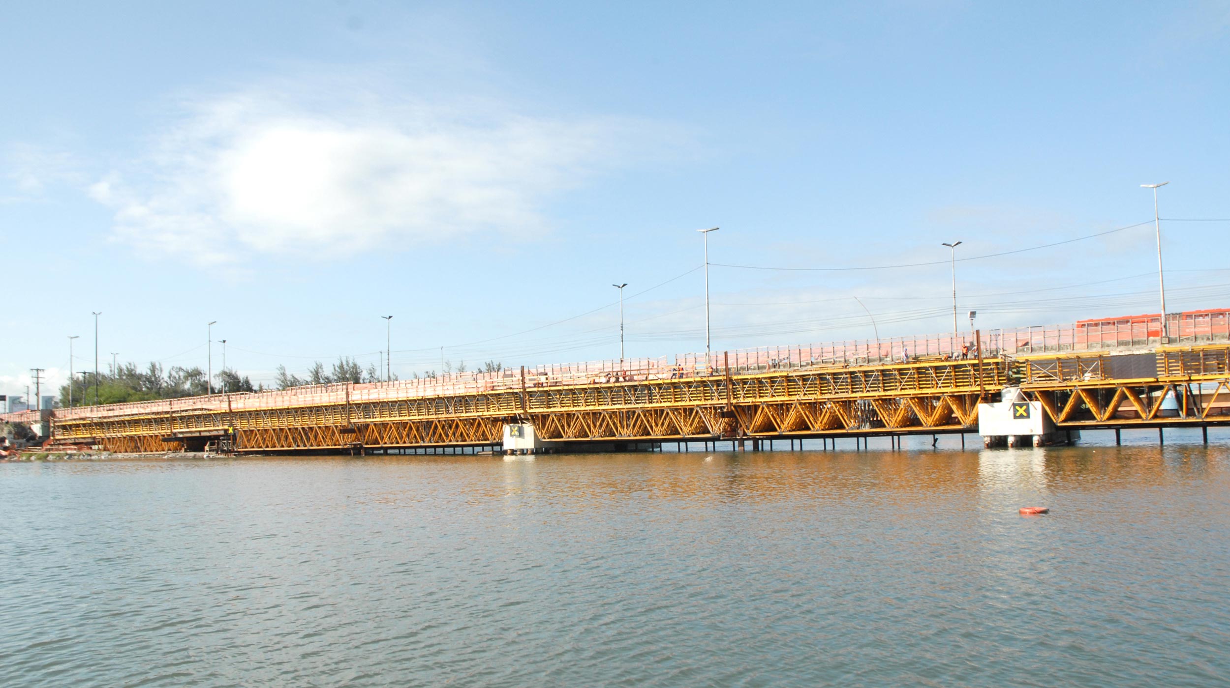 Considerada a maior obra viária dos últimos tempos na capital pernambucana.