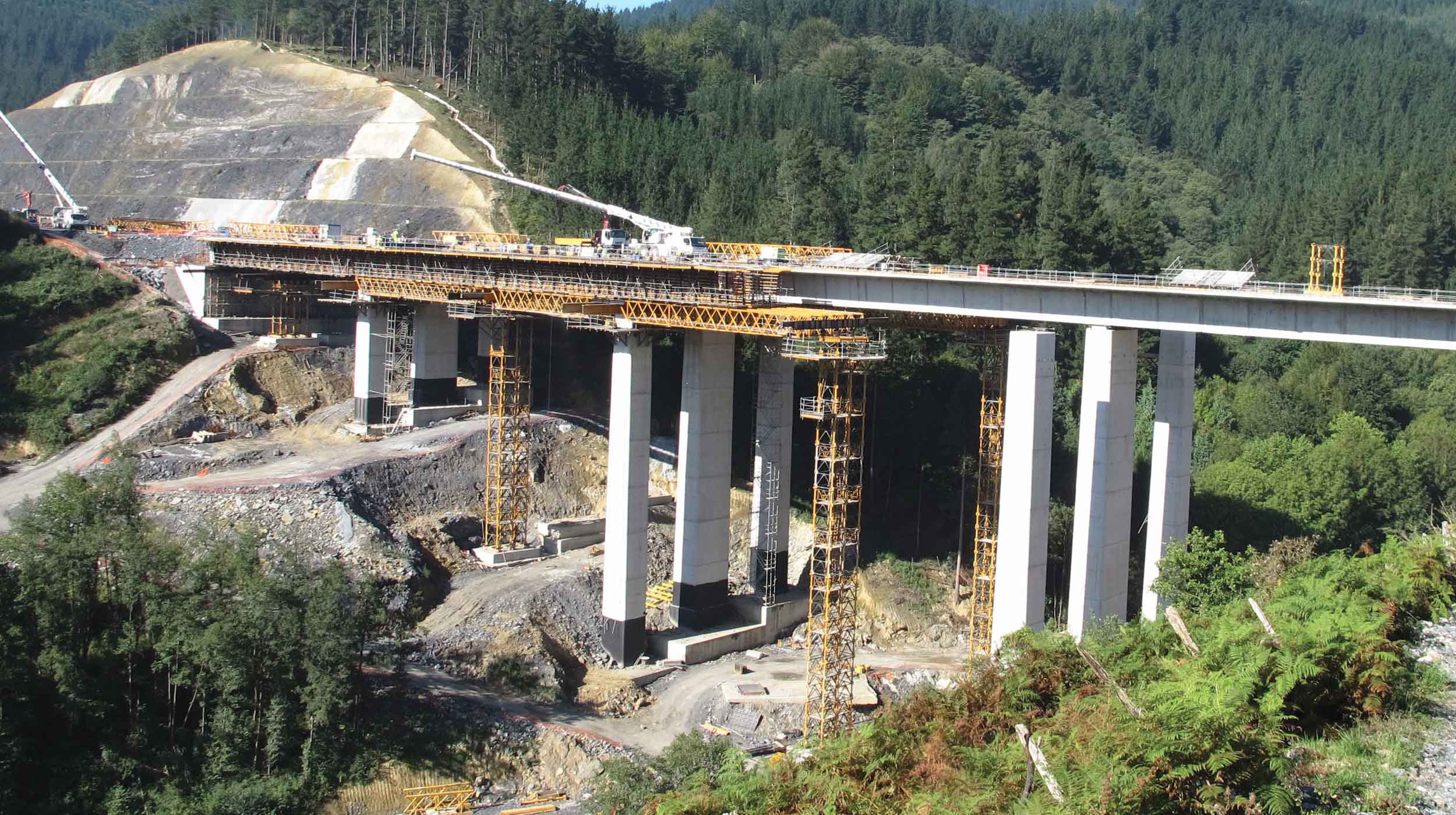 Esta infraestrutura faz parte da linha de alta velocidade Gasteiz/Vitória-Bilbau-Donostia/San Sebastián, no trecho de Arrasate/Mondragón-Elorrio.