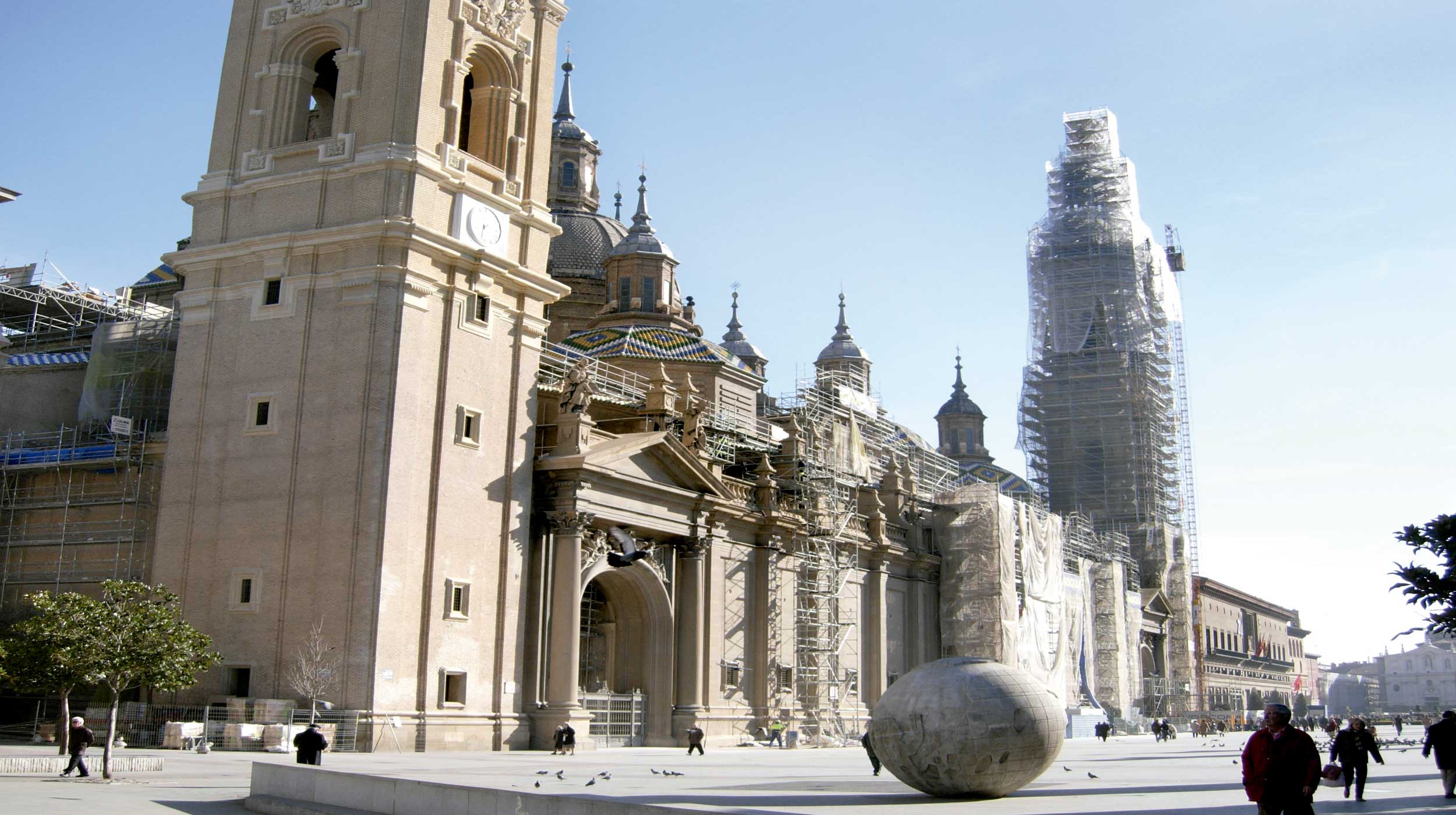 Desde 2005, realizaram-se os trabalhos de recuperação integral da Basílica del Pilar, de origem medieval.