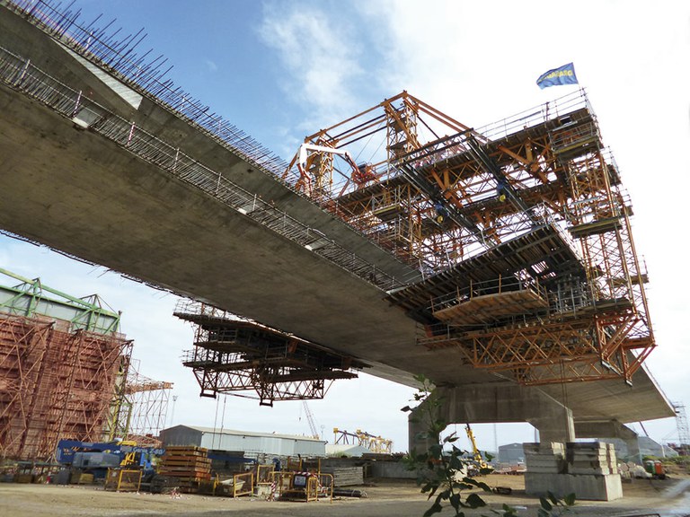 A ponte sobre la Bahía de Cádiz