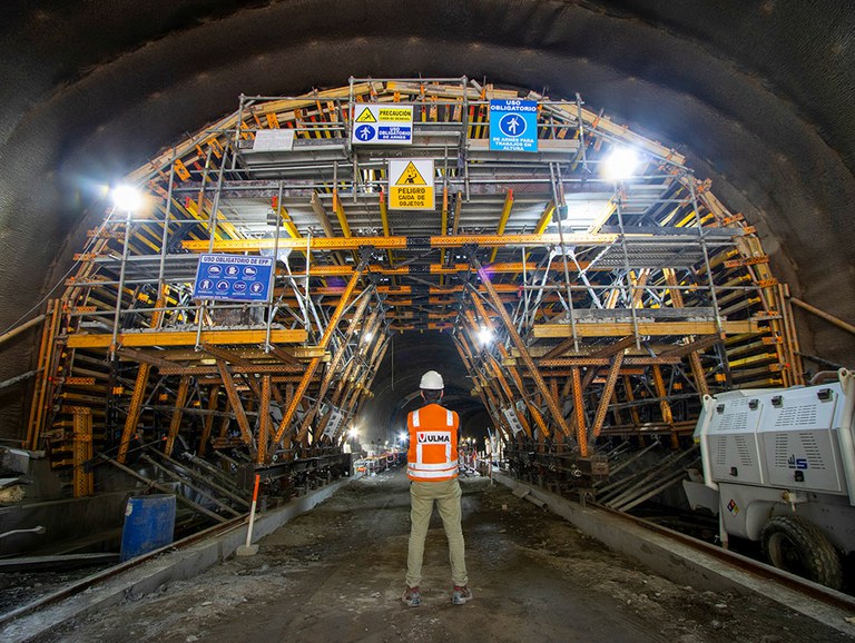 Carro MK para a construção do túnel de Ollachea, em Puno