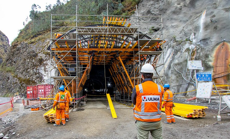 Carro MK para a construção do túnel de Ollachea, em Puno