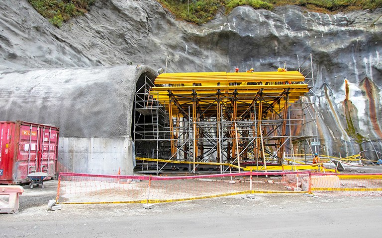 Carro MK para a construção do túnel de Ollachea, em Puno