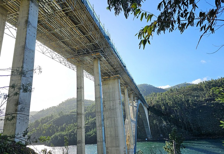 Engenharia colaborativa ao serviço da reparação da ponte sobre o rio Zêzere