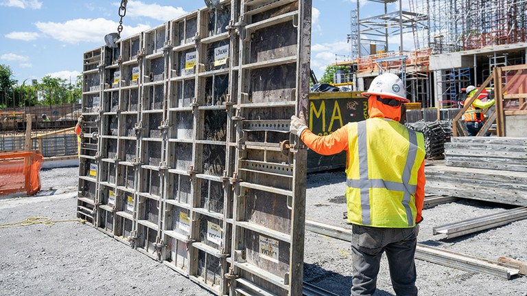 Estacionamento em altura em Long Island City, Nova Iorque, EUA.