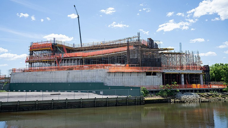 Estacionamento em altura em Long Island City, Nova Iorque, EUA.