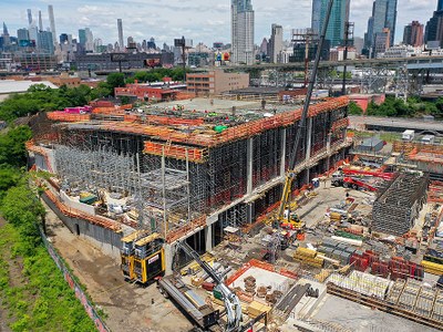 Estacionamento em altura em Long Island City, Nova Iorque, EUA.
