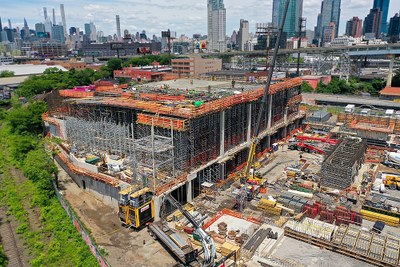 Estacionamento em altura em Long Island City, Nova Iorque, EUA.