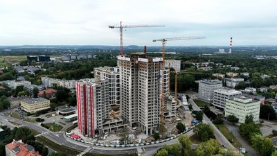 Construção em altura em Katowice: tecnologia de cofragem em arranha-céus