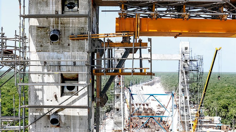 Soluções de engenharia para o primeiro comboio ferroviário de cabo suspenso do México