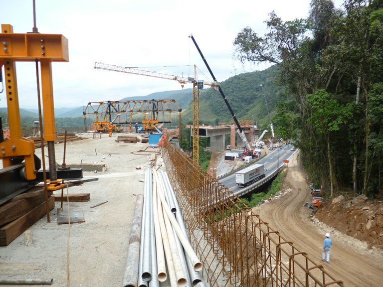 ULMA Construction oferece inovação tecnológica na duplicação da Serra do Cafezal