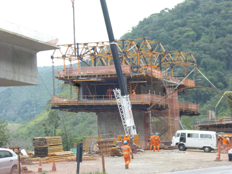 ULMA Construction oferece inovação tecnológica na duplicação da Serra do Cafezal