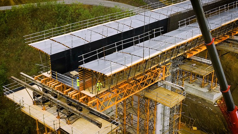 Reutilização do material ao máximo e redução do prazo de execução do viaduto de Zumelegi